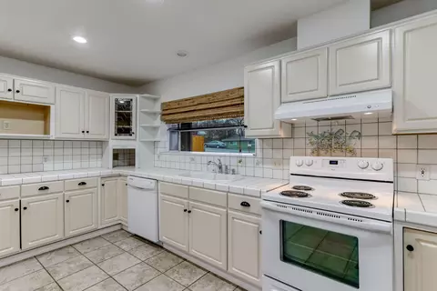 1497 Riviera Dr, Redding, CA 96001 photo 18
