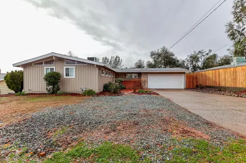 1497 Riviera Dr, Redding, CA 96001 photo 3