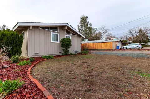 1497 Riviera Dr, Redding, CA 96001 photo 2