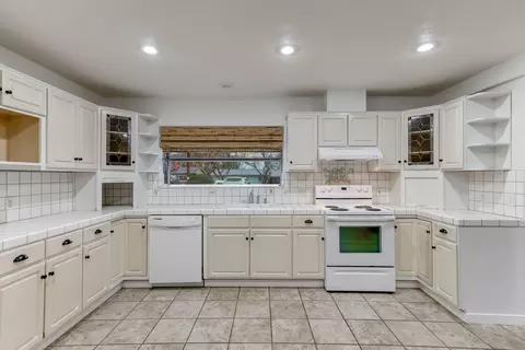 1497 Riviera Dr, Redding, CA 96001 photo 17