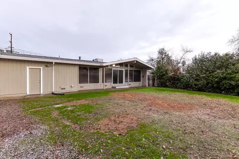 1497 Riviera Dr, Redding, CA 96001 photo 6