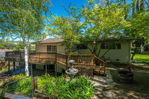 397 Donegal Pl, Martinez, CA 94553