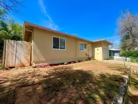 2918 West St, Redding, CA 96001 photo 3