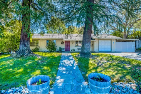 315 Brearcliffe Dr, Red Bluff, CA 96080