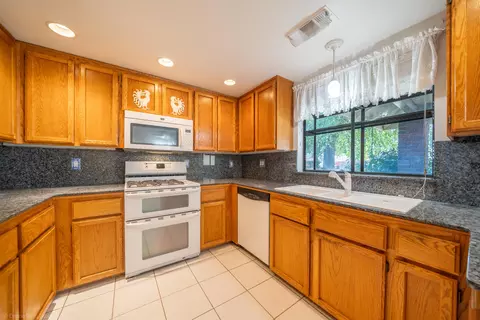 2832 Howard Dr, Redding, CA 96001 photo 16