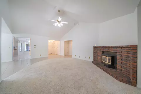 2832 Howard Dr, Redding, CA 96001 photo 9