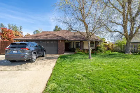 2832 Howard Dr, Redding, CA 96001 photo 3