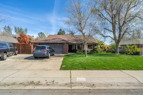 2832 Howard Dr, Redding, CA 96001 photo 2