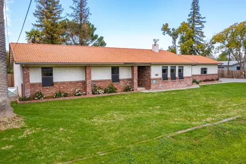 508 Roundup Ave, Red Bluff, CA 96080 photo 2