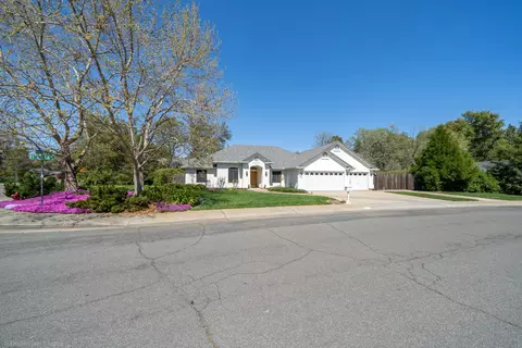2380 El Vista St, Redding, CA 96002 photo 1