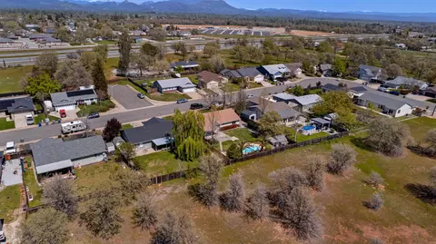 1905 Juarez Ln, Redding, CA 96003 photo 29
