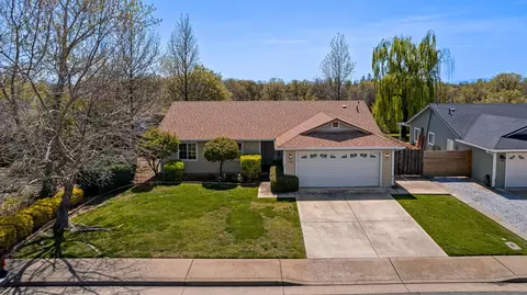 1905 Juarez Ln, Redding, CA 96003 photo 2