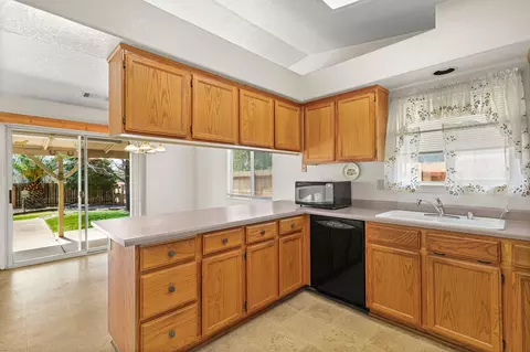 1905 Juarez Ln, Redding, CA 96003 photo 9