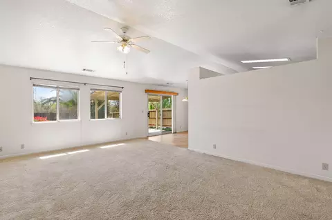 1905 Juarez Ln, Redding, CA 96003 photo 3