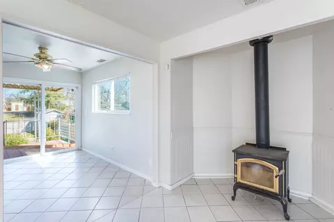 1525 Mesa St, Redding, CA 96001 photo 8