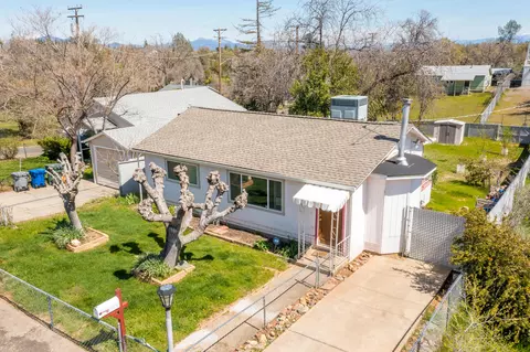 1525 Mesa St, Redding, CA 96001 photo 3
