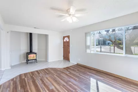 1525 Mesa St, Redding, CA 96001 photo 5