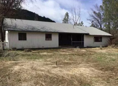 29652 Ca-299, Round Mountain, CA 96084 photo 3