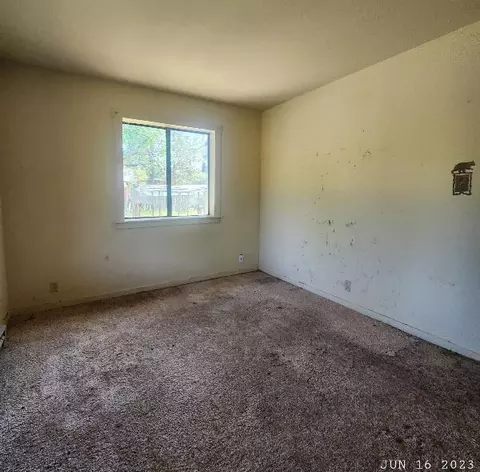 29652 Ca-299, Round Mountain, CA 96084 photo 16