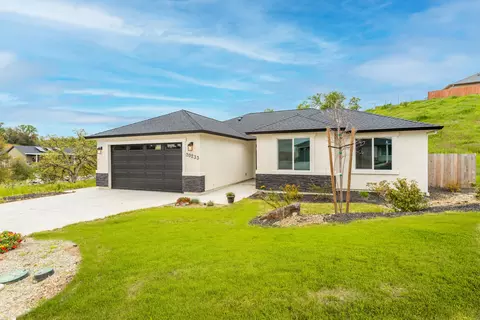 20233 Solomon Peak Dr, Anderson, CA 96007