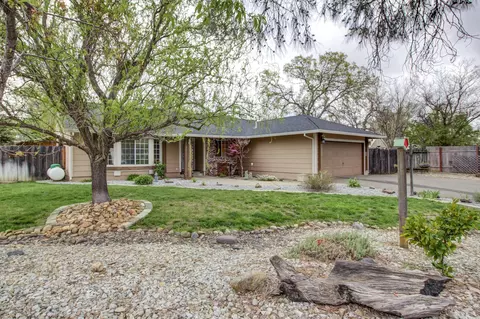 11621 Ridgewood Rd, Redding, CA 96003