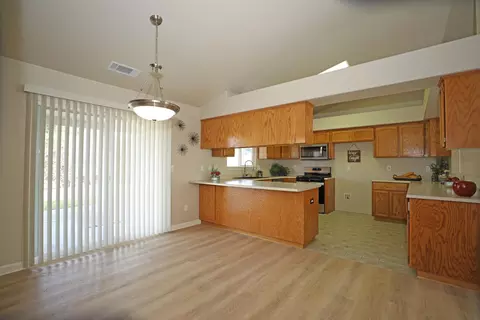 3395 Meridian Dr, Redding, CA 96002 photo 3