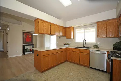 3395 Meridian Dr, Redding, CA 96002 photo 5