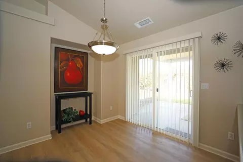 3395 Meridian Dr, Redding, CA 96002 photo 4
