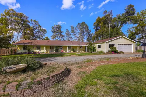 8759 Redbank Rd, Redding, CA 96001