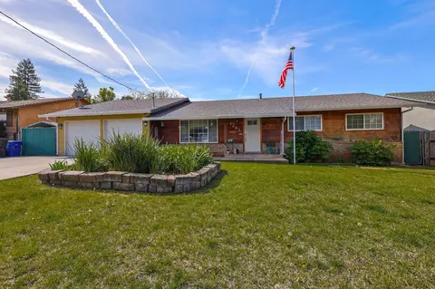 1243 Ledell Dr, Redding, CA 96002