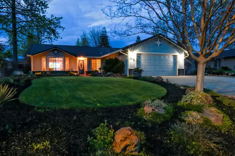 2970 Salmonberry Dr, Redding, CA 96003 photo 2