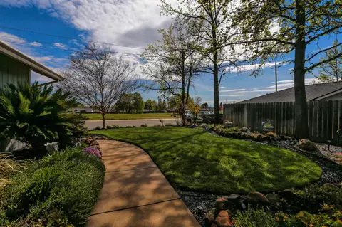 2970 Salmonberry Dr, Redding, CA 96003 photo 5