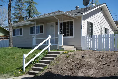 208 3rd Ave, Lewiston, CA 96052