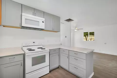 Kitchen - 21325 Albatross Way, Redding, CA 96003 photo 4 of 4