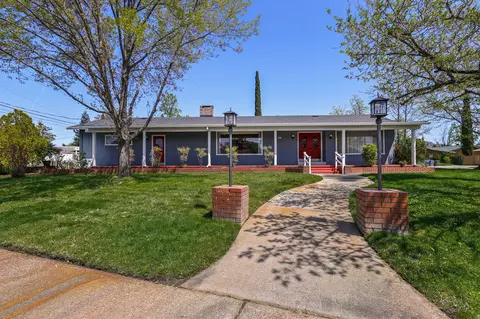 3340 Panorama Dr, Redding, CA 96003 photo 2