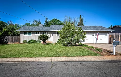 2686 Kenco Ave, Redding, CA 96002