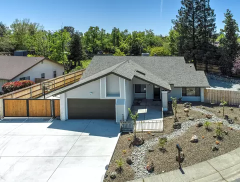 3855 Fujiyama Way, Redding, CA 96001