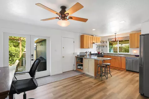4320 Melody Ln, Redding, CA 96001 photo 13