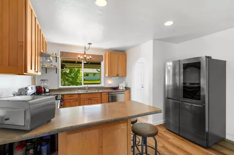 4320 Melody Ln, Redding, CA 96001 photo 9
