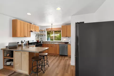 4320 Melody Ln, Redding, CA 96001 photo 8