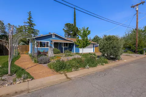 4320 Melody Ln, Redding, CA 96001 photo 3