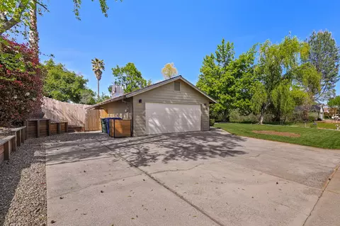 4478 Moyvane Dr, Redding, CA 96001 photo 2