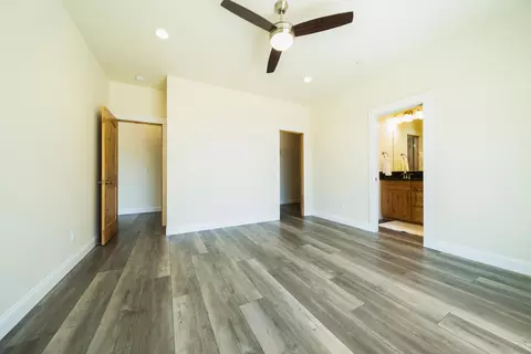 16072 Bush St, Redding, CA 96001 photo 16
