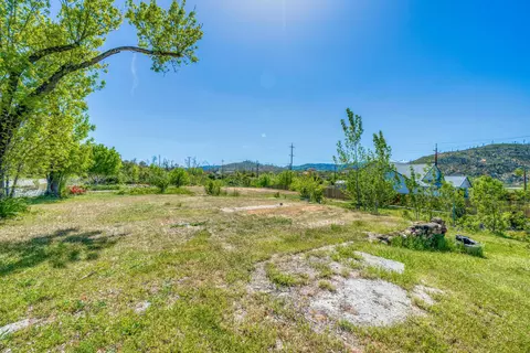 16072 Bush St, Redding, CA 96001 photo 27