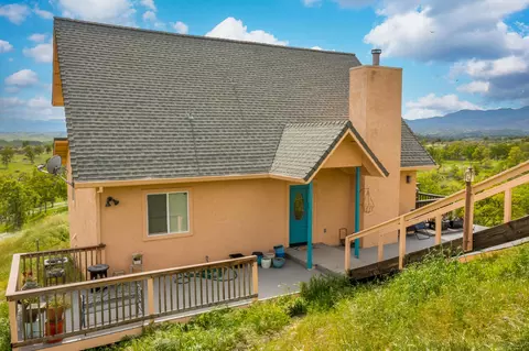 12881 Gas Point Rd, Igo, CA 96047