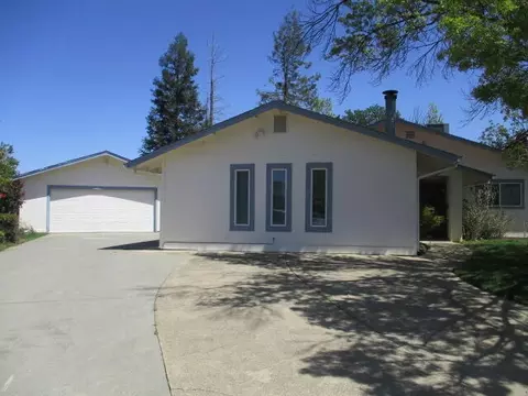 2480 Oriole Dr, Red Bluff, CA 96080 photo 2