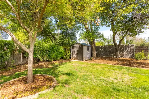 1318 Lorraine Dr, Redding, CA 96002 photo 17