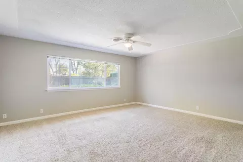 1318 Lorraine Dr, Redding, CA 96002 photo 2