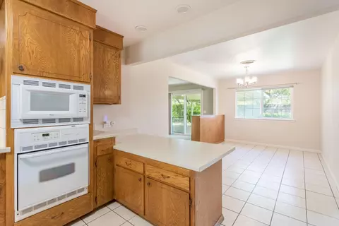 1318 Lorraine Dr, Redding, CA 96002 photo 7