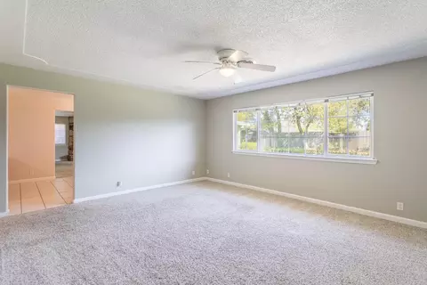 1318 Lorraine Dr, Redding, CA 96002 photo 3
